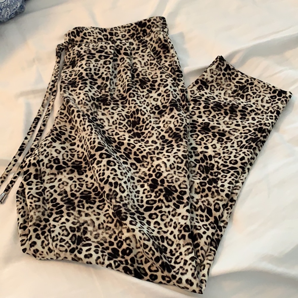 NWOT Vince Camuto Leopard Print Jogger